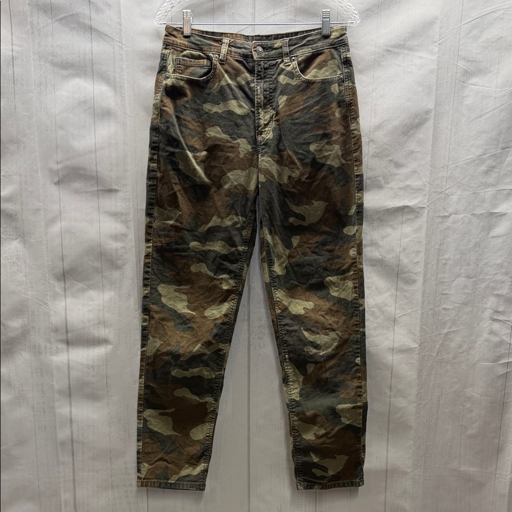 American Eagle Outfitters Camouflage Corduroy  Mom Jean Pants Size 6 Long